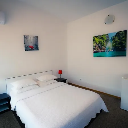 Hotell Pensiunea Dolce *